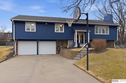 Photo of 14210 Woolworth Circle, Omaha, NE 68144 (MLS # 22603266)