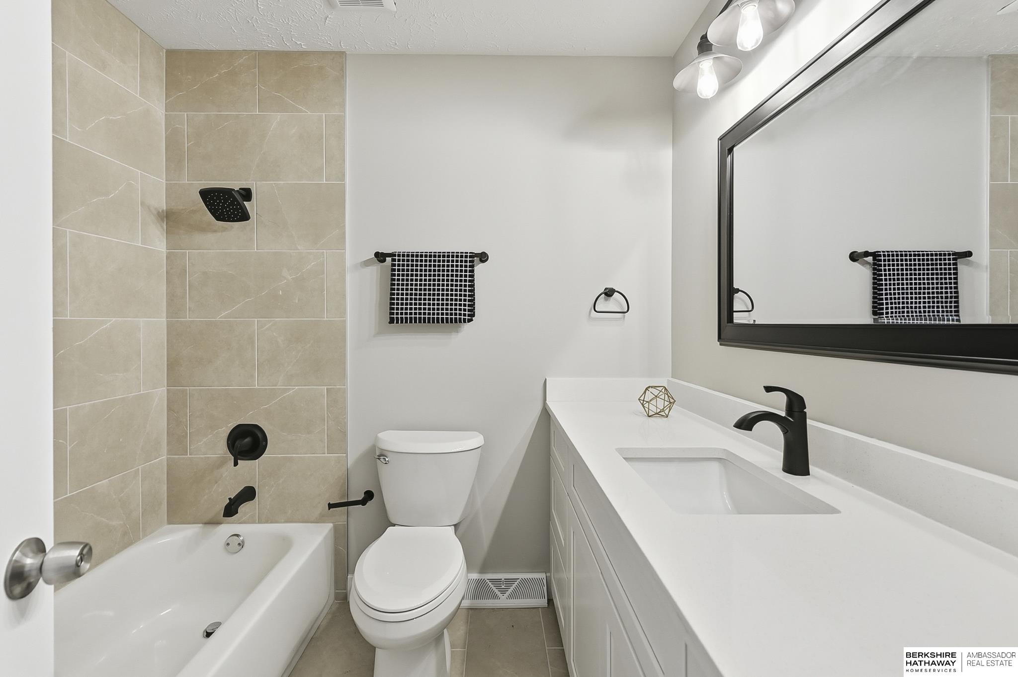 Omaha, Nebraska 68138, United States, 3 Bedrooms Bedrooms, ,1 BathroomBathrooms,Residential,Active,232206