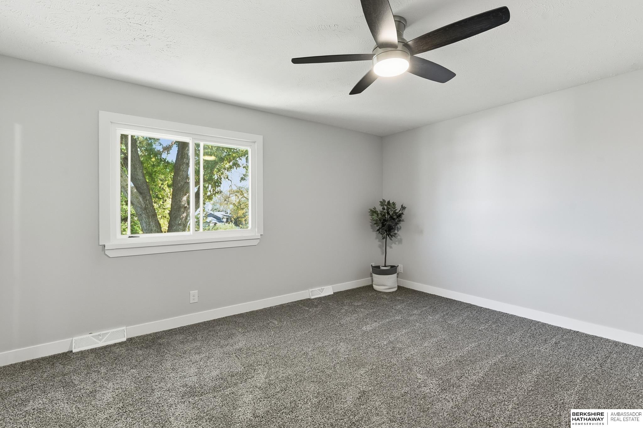 Omaha, Nebraska 68138, United States, 3 Bedrooms Bedrooms, ,1 BathroomBathrooms,Residential,Active,232206