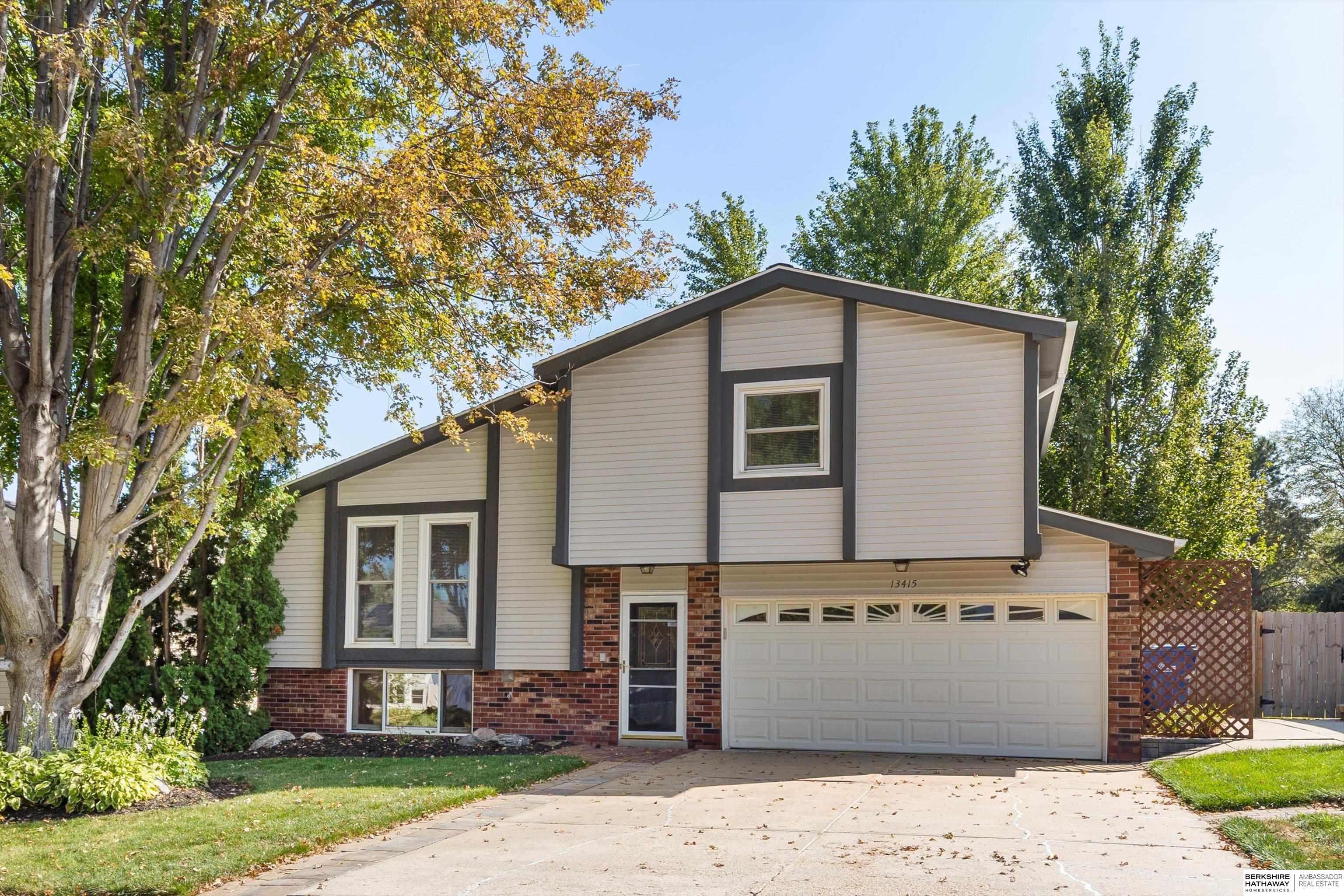 Omaha, Nebraska 68138, United States, 2 Bedrooms Bedrooms, ,2 BathroomsBathrooms,Residential,Pending,211126