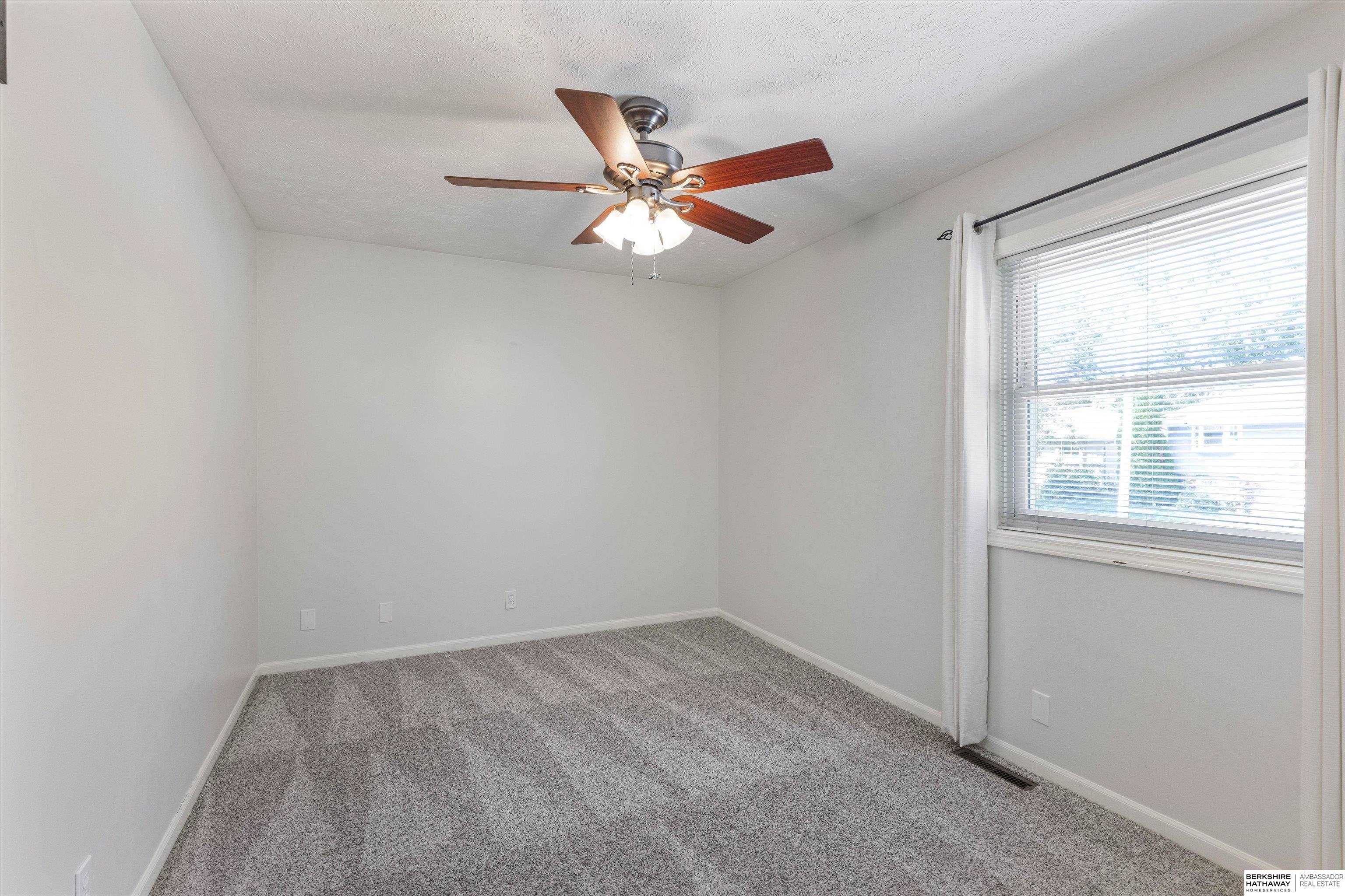 Omaha, Nebraska 68138, United States, 2 Bedrooms Bedrooms, ,2 BathroomsBathrooms,Residential,Pending,211126