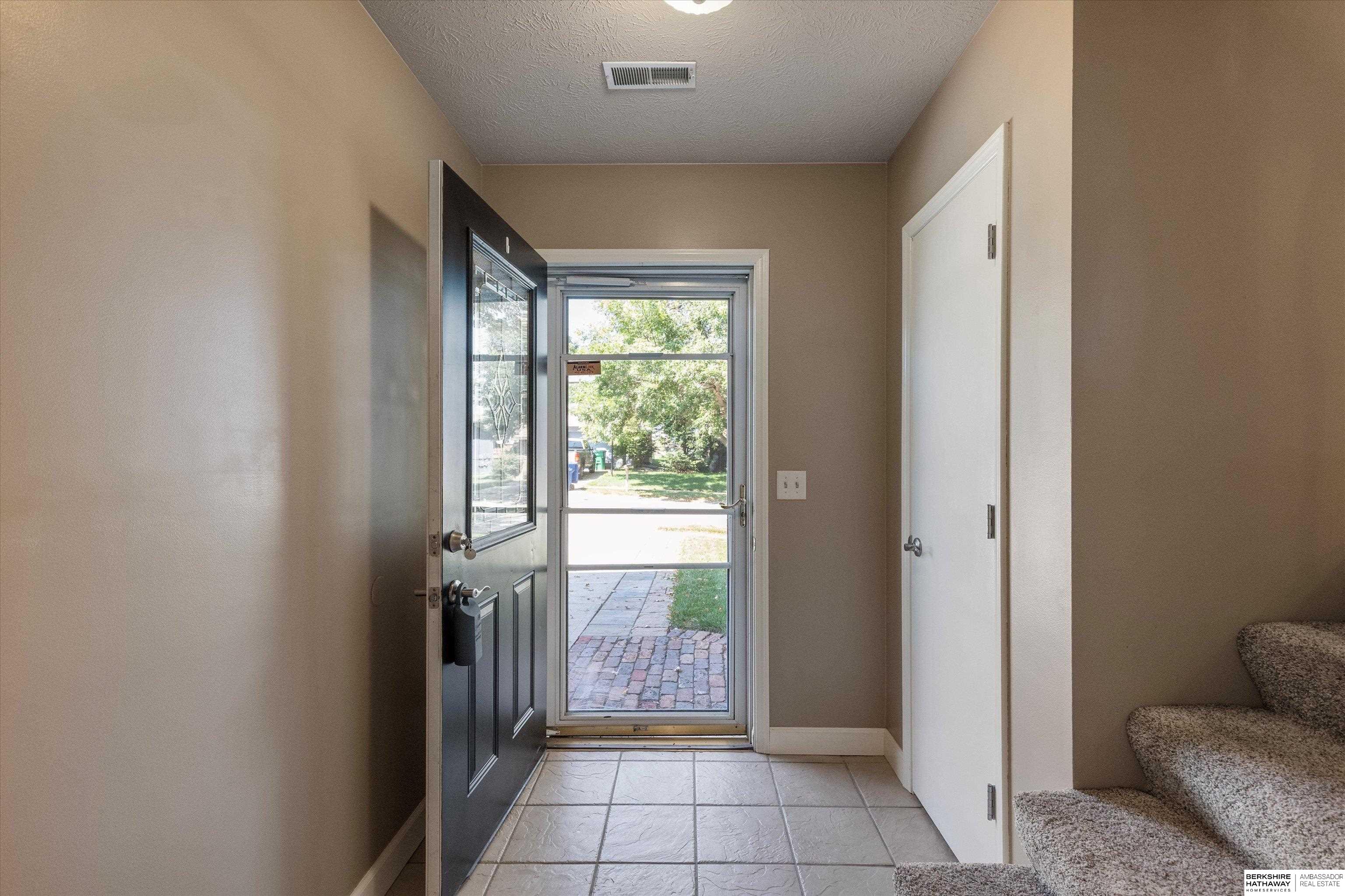 Omaha, Nebraska 68138, United States, 2 Bedrooms Bedrooms, ,2 BathroomsBathrooms,Residential,Pending,211126