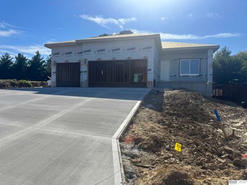 Photo of 11601 Potter Street, Omaha, NE 68142 (MLS # 22529529)