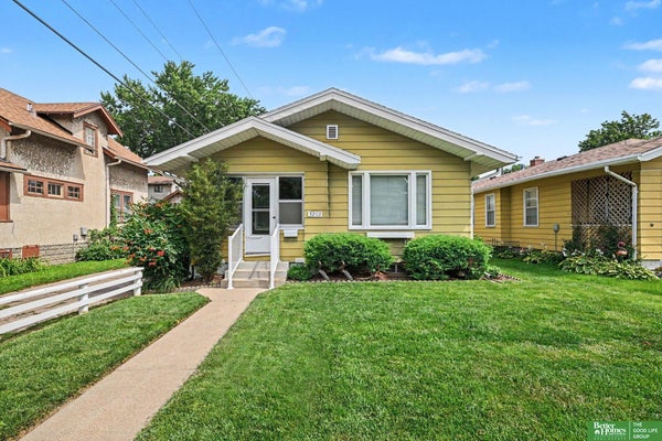 3212 OAK ST, OMAHA, NE 68105 - Image 85d8d4ac277c0b8e7144e0daddaefc02/3413891788