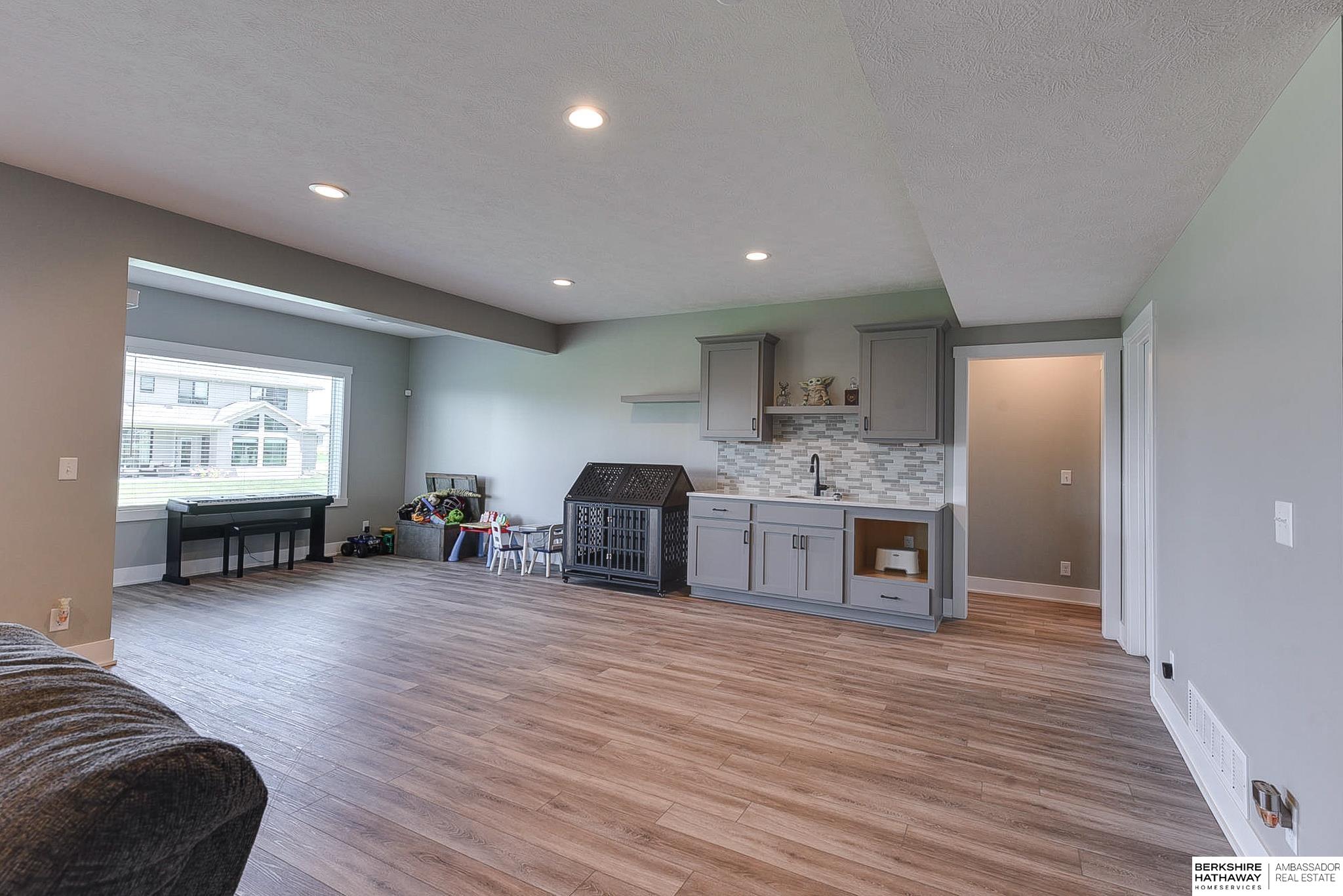 Gretna, Nebraska 68028, United States, 5 Bedrooms Bedrooms, ,3 BathroomsBathrooms,Residential,Active,128151