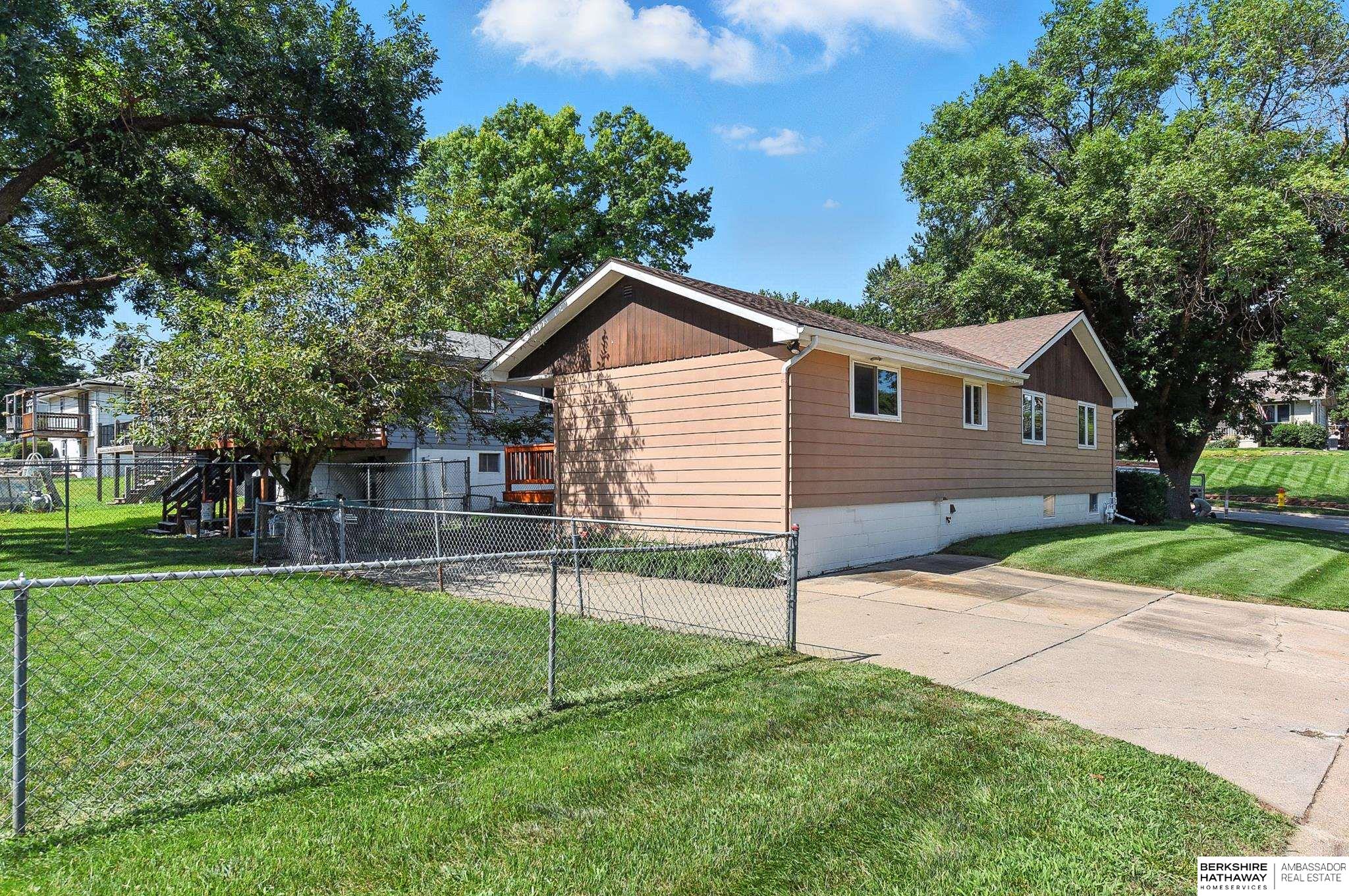 Omaha, Nebraska 68104, United States, 2 Bedrooms Bedrooms, ,1 BathroomBathrooms,Residential,Pending,168879