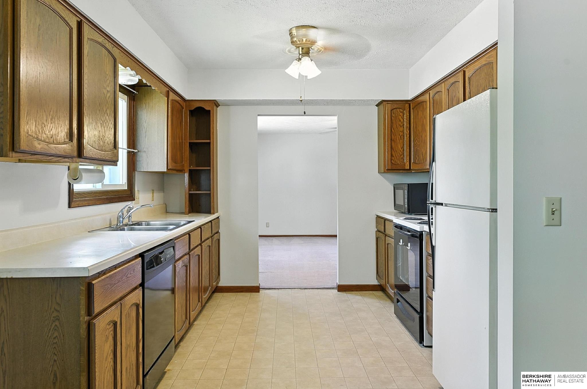 Omaha, Nebraska 68104, United States, 2 Bedrooms Bedrooms, ,1 BathroomBathrooms,Residential,Pending,168879