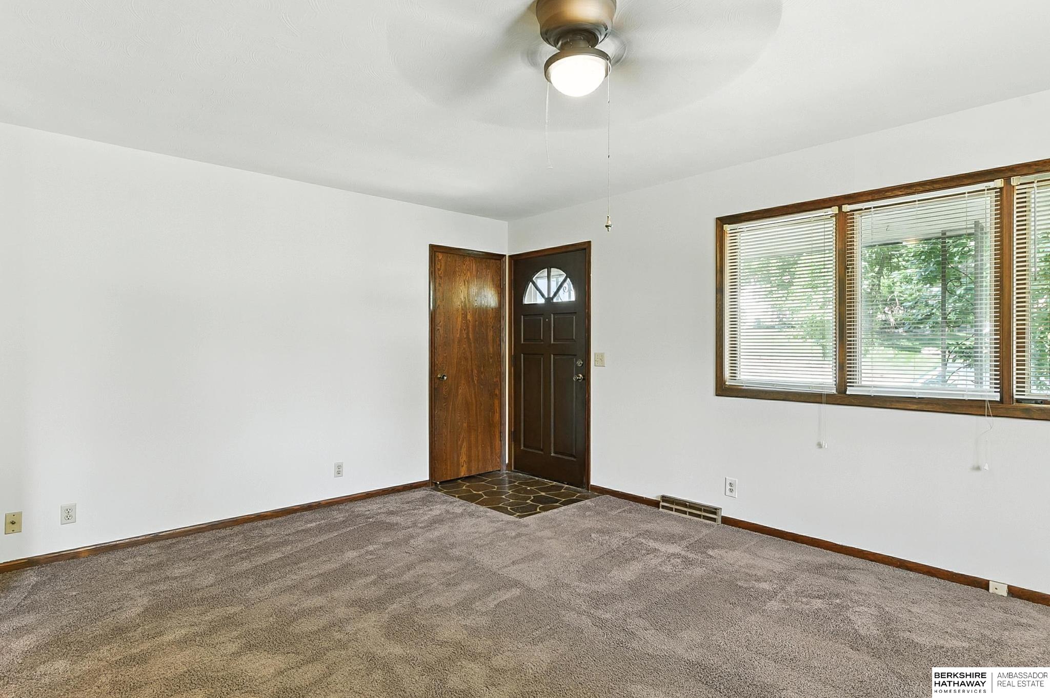 Omaha, Nebraska 68104, United States, 2 Bedrooms Bedrooms, ,1 BathroomBathrooms,Residential,Pending,168879