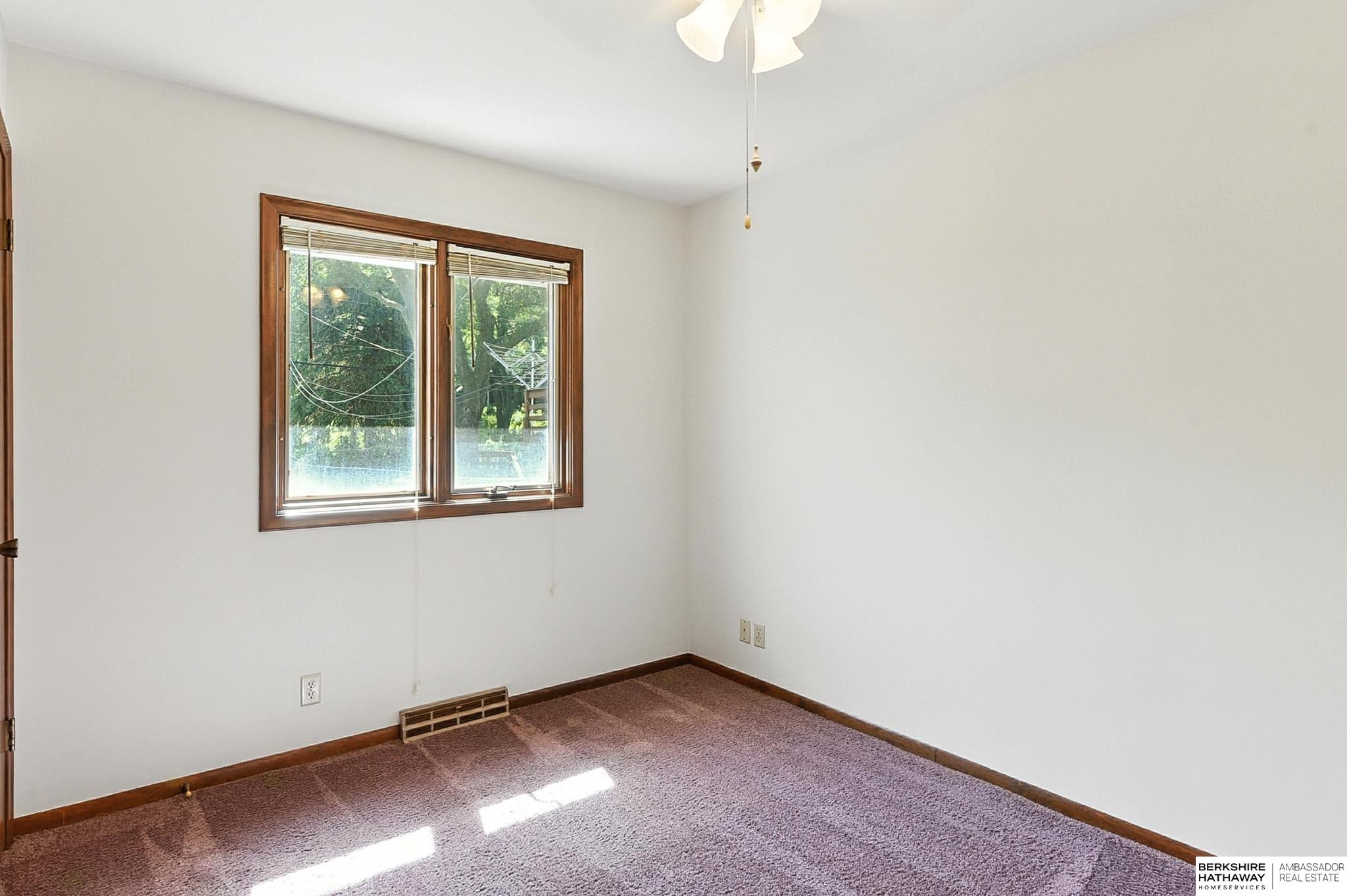 Omaha, Nebraska 68104, United States, 2 Bedrooms Bedrooms, ,1 BathroomBathrooms,Residential,Pending,168879