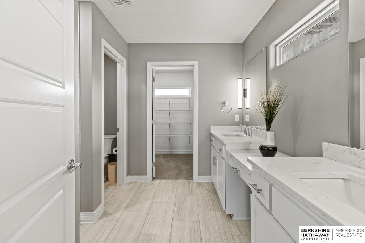 Papillion, Nebraska 68046, United States, 4 Bedrooms Bedrooms, ,2 BathroomsBathrooms,Residential,Active,207977