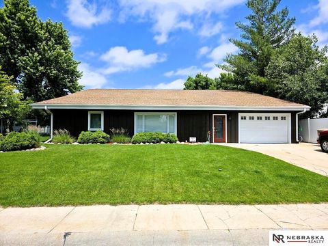 Photo of 214 W 5th Street, Valentine, NE 69201 (MLS # 22618172)