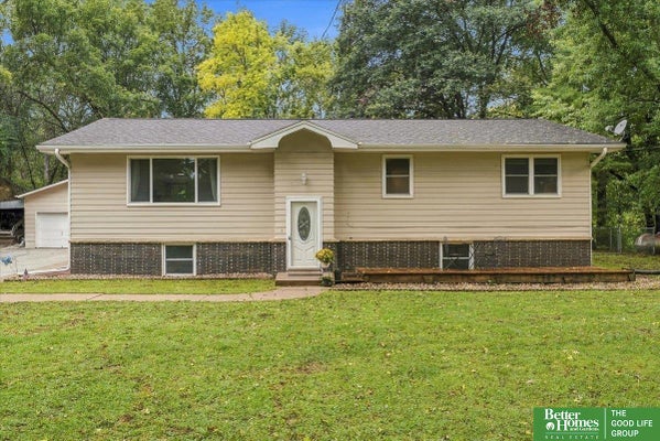 18109 COIT RD, COUNCIL BLUFFS, IA 51503 - Image 86bba0f3465ec3e0ccc25aa8d3e35c8e/4033947635