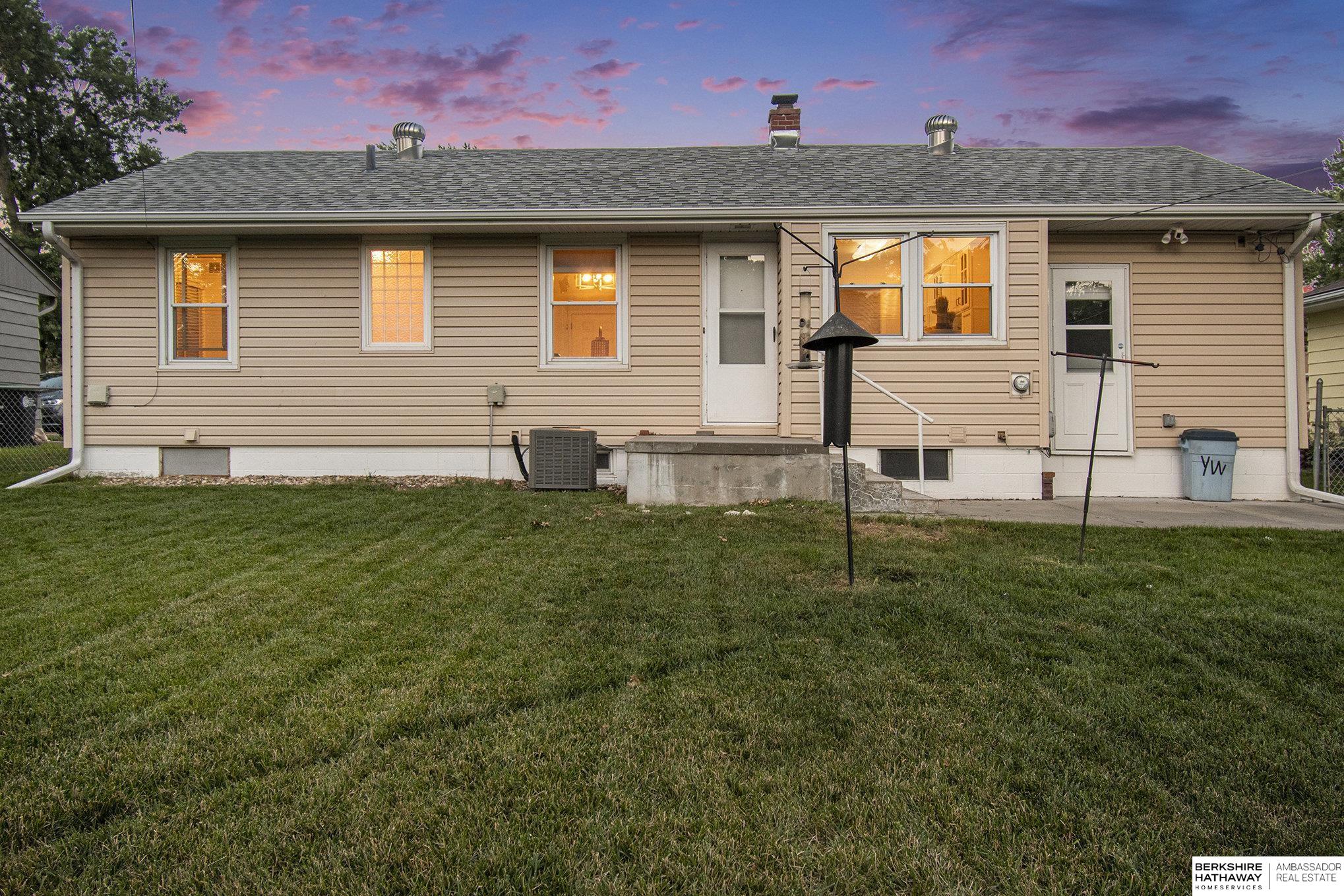 Omaha, Nebraska 68114, United States, 2 Bedrooms Bedrooms, ,2 BathroomsBathrooms,Residential,Active,164868