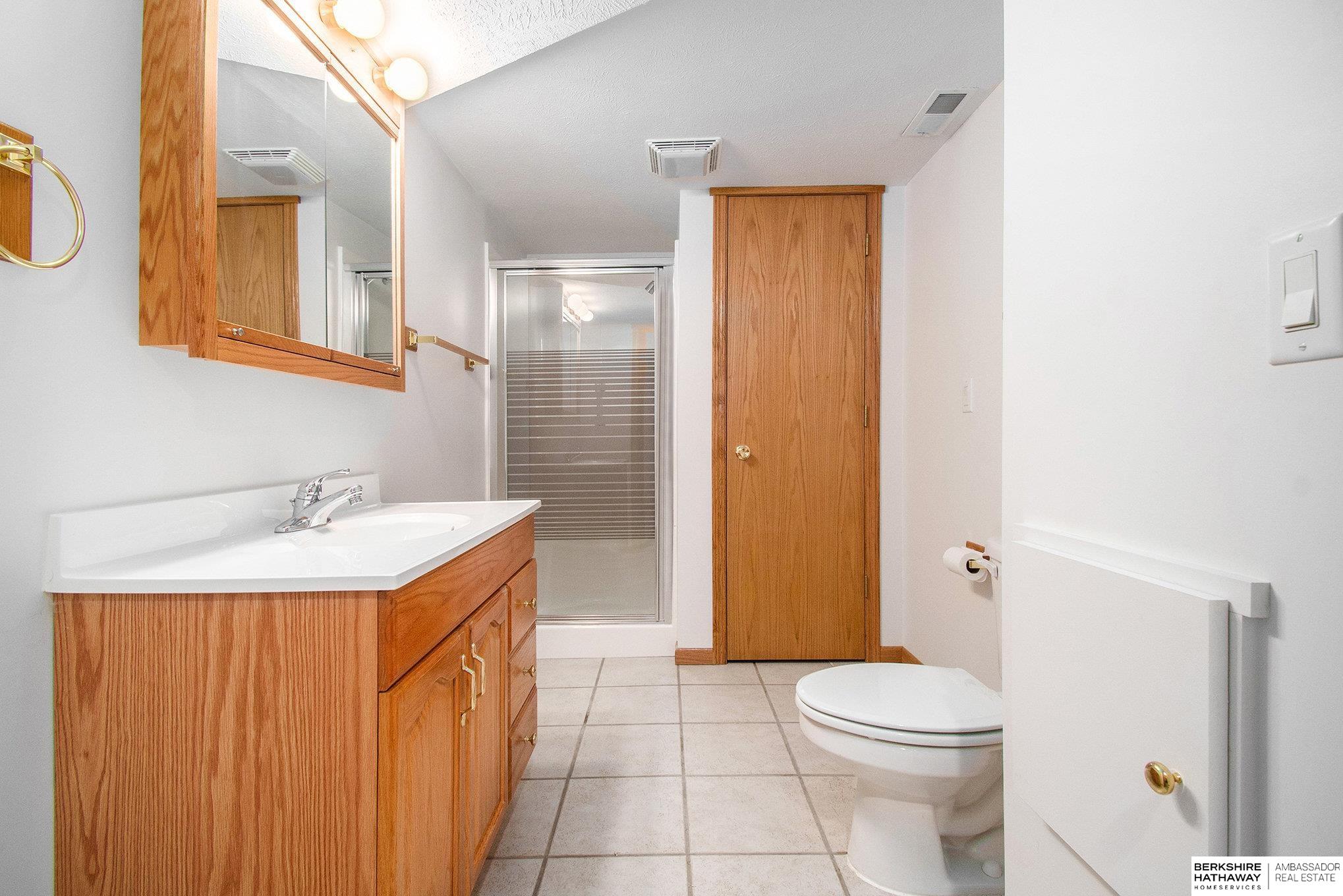 Omaha, Nebraska 68114, United States, 2 Bedrooms Bedrooms, ,2 BathroomsBathrooms,Residential,Active,164868