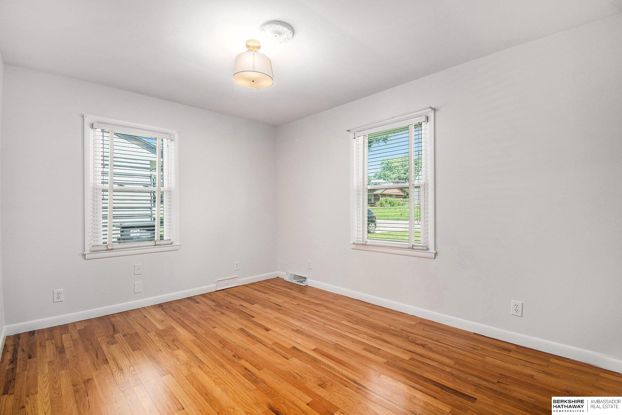 Omaha, Nebraska 68114, United States, 2 Bedrooms Bedrooms, ,2 BathroomsBathrooms,Residential,Active,164868