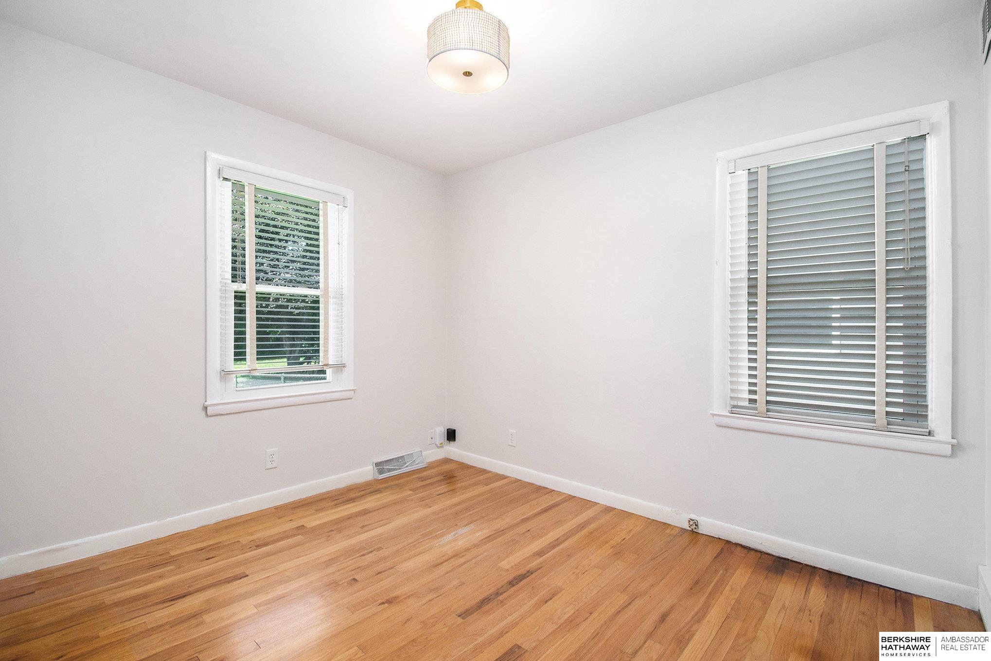 Omaha, Nebraska 68114, United States, 2 Bedrooms Bedrooms, ,2 BathroomsBathrooms,Residential,Active,164868