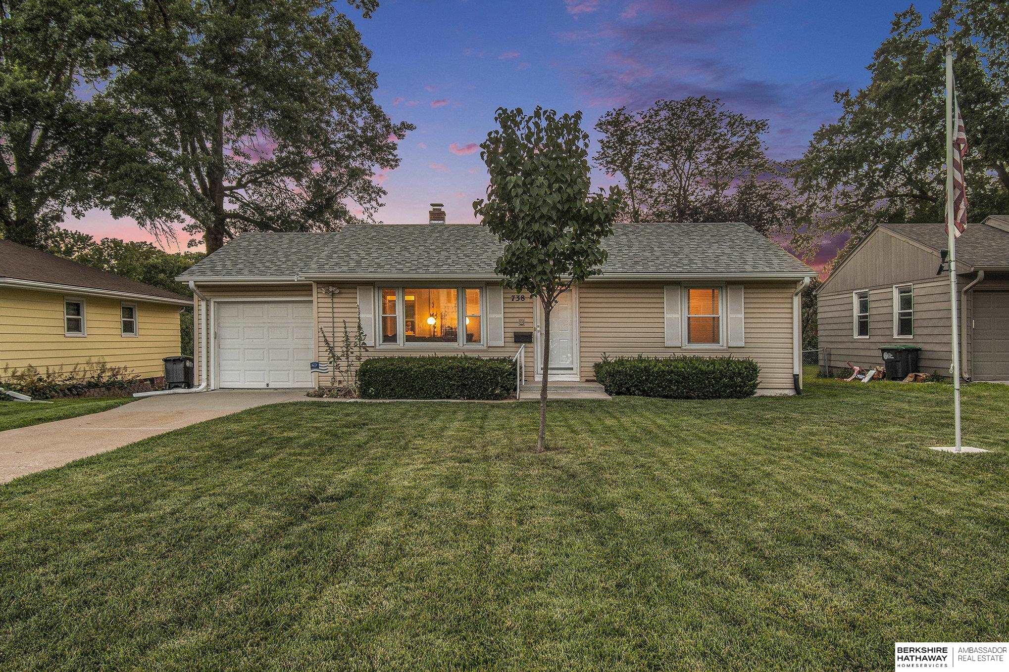 Omaha, Nebraska 68114, United States, 2 Bedrooms Bedrooms, ,2 BathroomsBathrooms,Residential,Active,164868