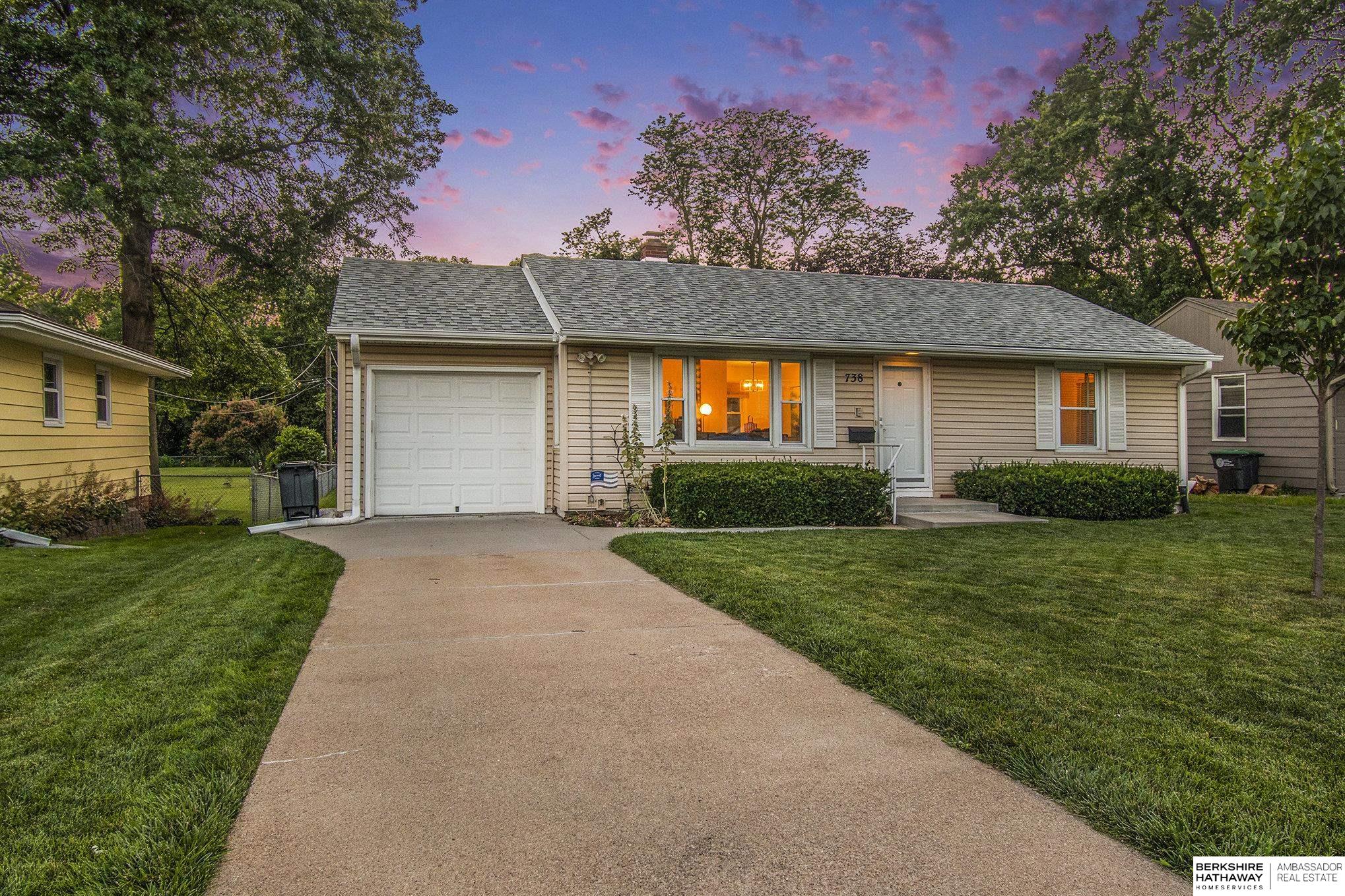 Omaha, Nebraska 68114, United States, 2 Bedrooms Bedrooms, ,2 BathroomsBathrooms,Residential,Active,164868