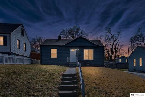Photo of 4313 Pratt Street, Omaha, NE 68111 (MLS # 22606531)