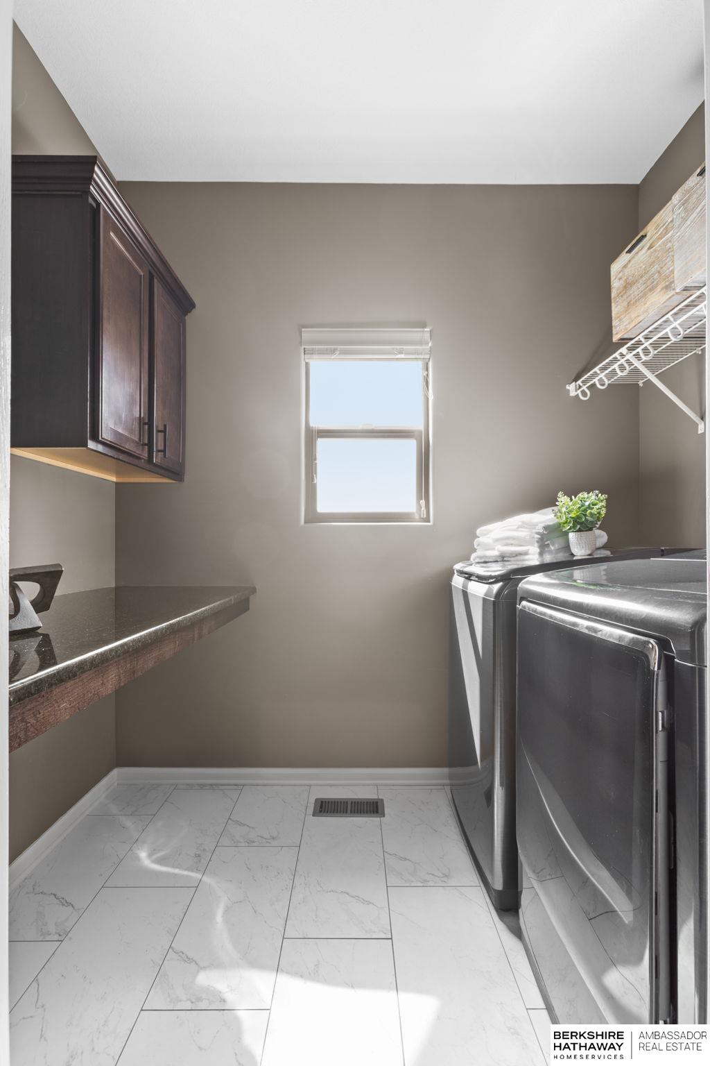 Omaha, Nebraska 68022, United States, 4 Bedrooms Bedrooms, ,3 BathroomsBathrooms,Residential,Active,214008