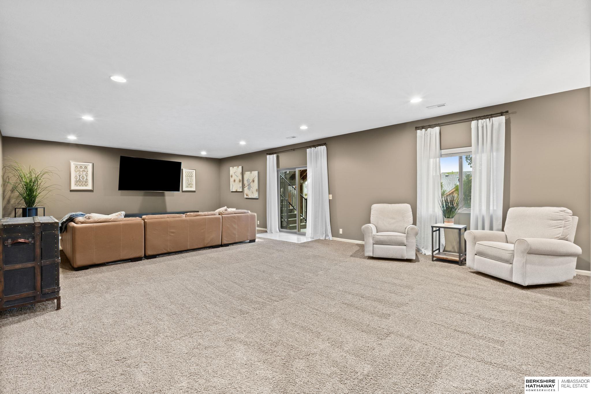 Omaha, Nebraska 68022, United States, 4 Bedrooms Bedrooms, ,3 BathroomsBathrooms,Residential,Active,214008