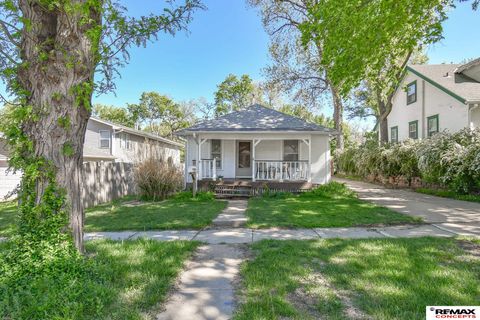Photo of 1444 Dakota Street, Lincoln, NE 68502 (MLS # 22612119)