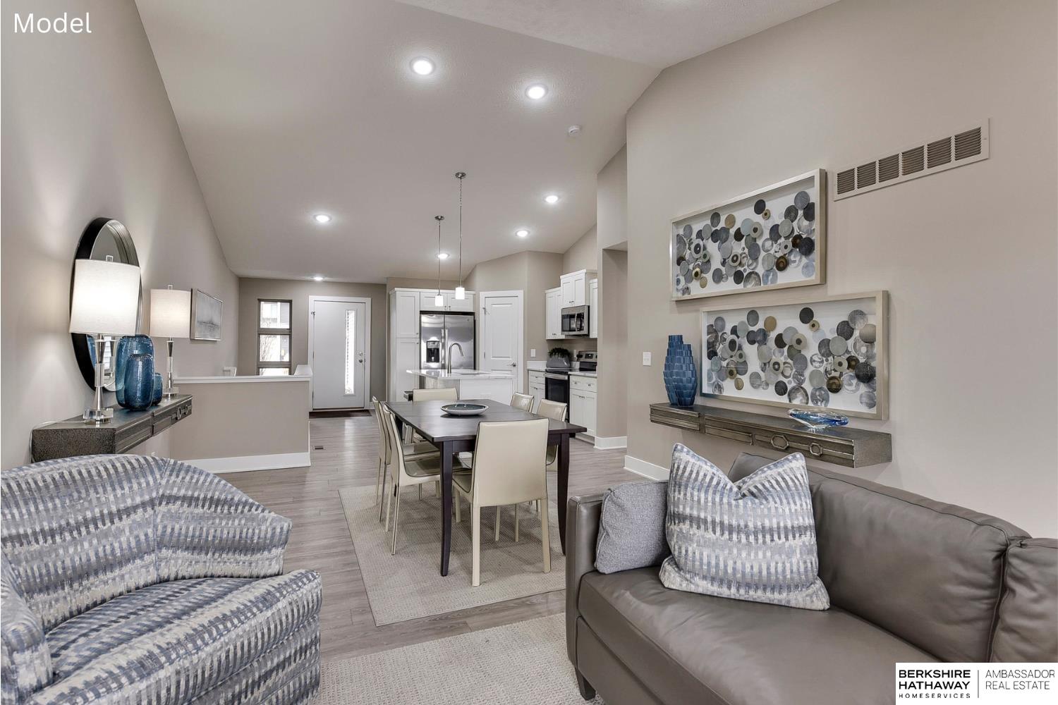 Omaha, Nebraska 68118, United States, 2 Bedrooms Bedrooms, ,2 BathroomsBathrooms,Residential,Active,225626