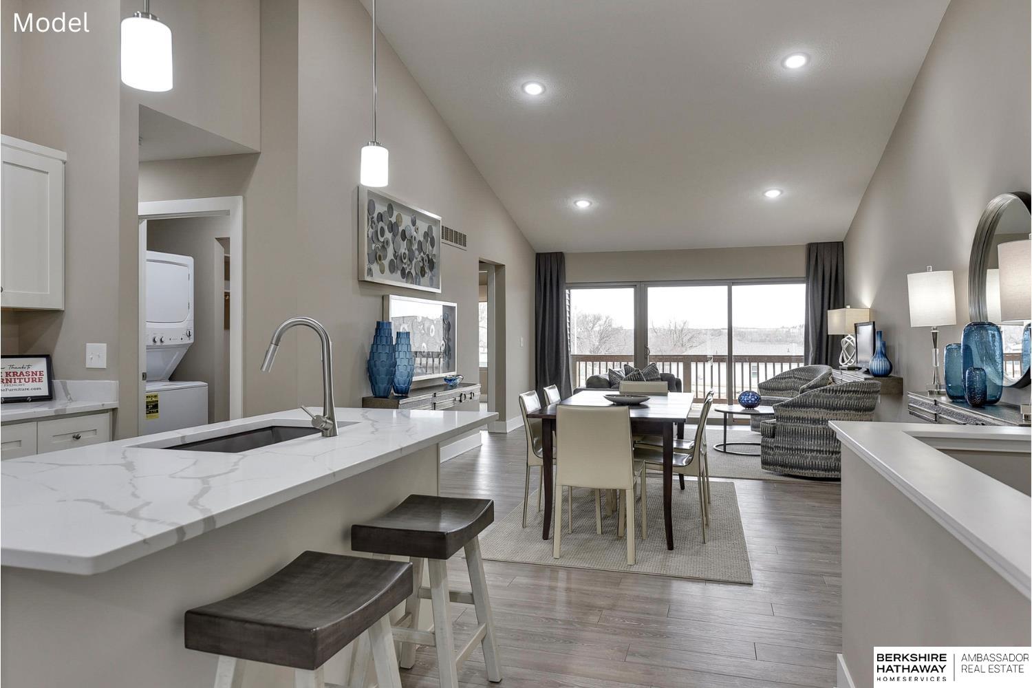 Omaha, Nebraska 68118, United States, 2 Bedrooms Bedrooms, ,2 BathroomsBathrooms,Residential,Active,225626