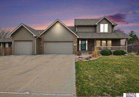 Photo of 2415 Parkview Drive, Fremont, NE 68025 (MLS # 22608450)