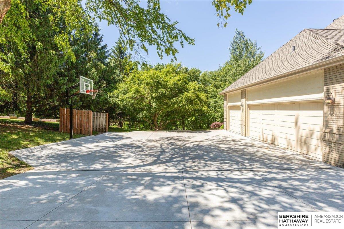 Omaha, Nebraska 68022, United States, 5 Bedrooms Bedrooms, ,4 BathroomsBathrooms,Residential,Active,143450