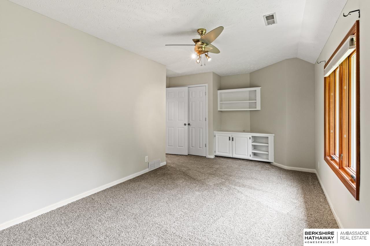 Omaha, Nebraska 68022, United States, 5 Bedrooms Bedrooms, ,4 BathroomsBathrooms,Residential,Active,143450