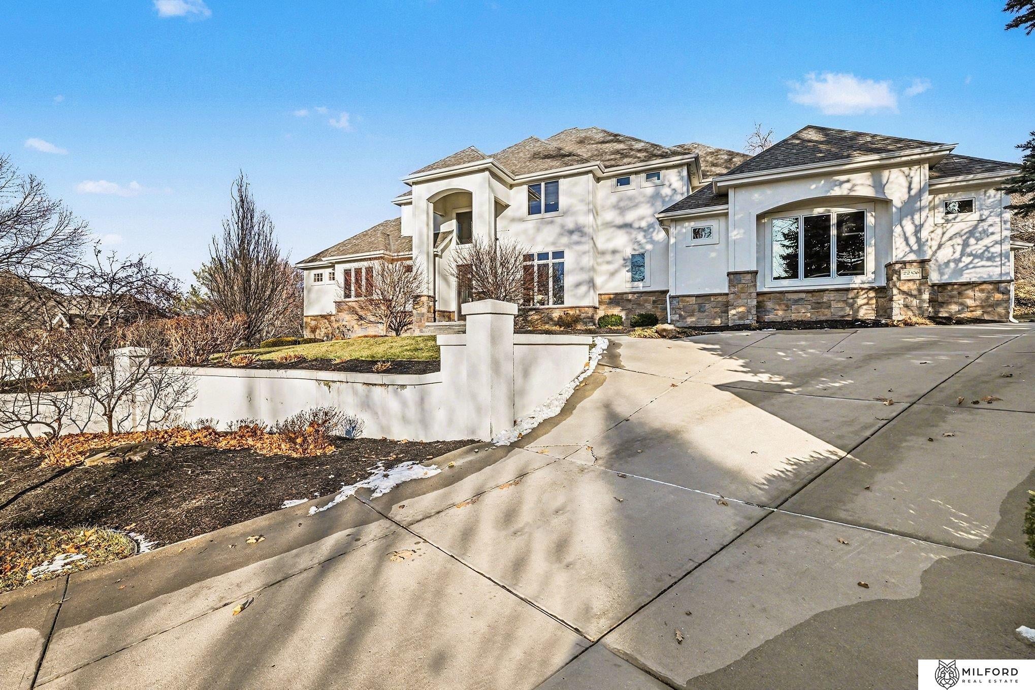 22106 Quail Circle