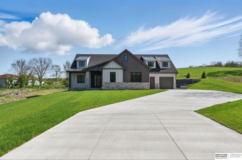 Photo of 6511 Garvin Street, Omaha, NE 68152 (MLS # 22531483)