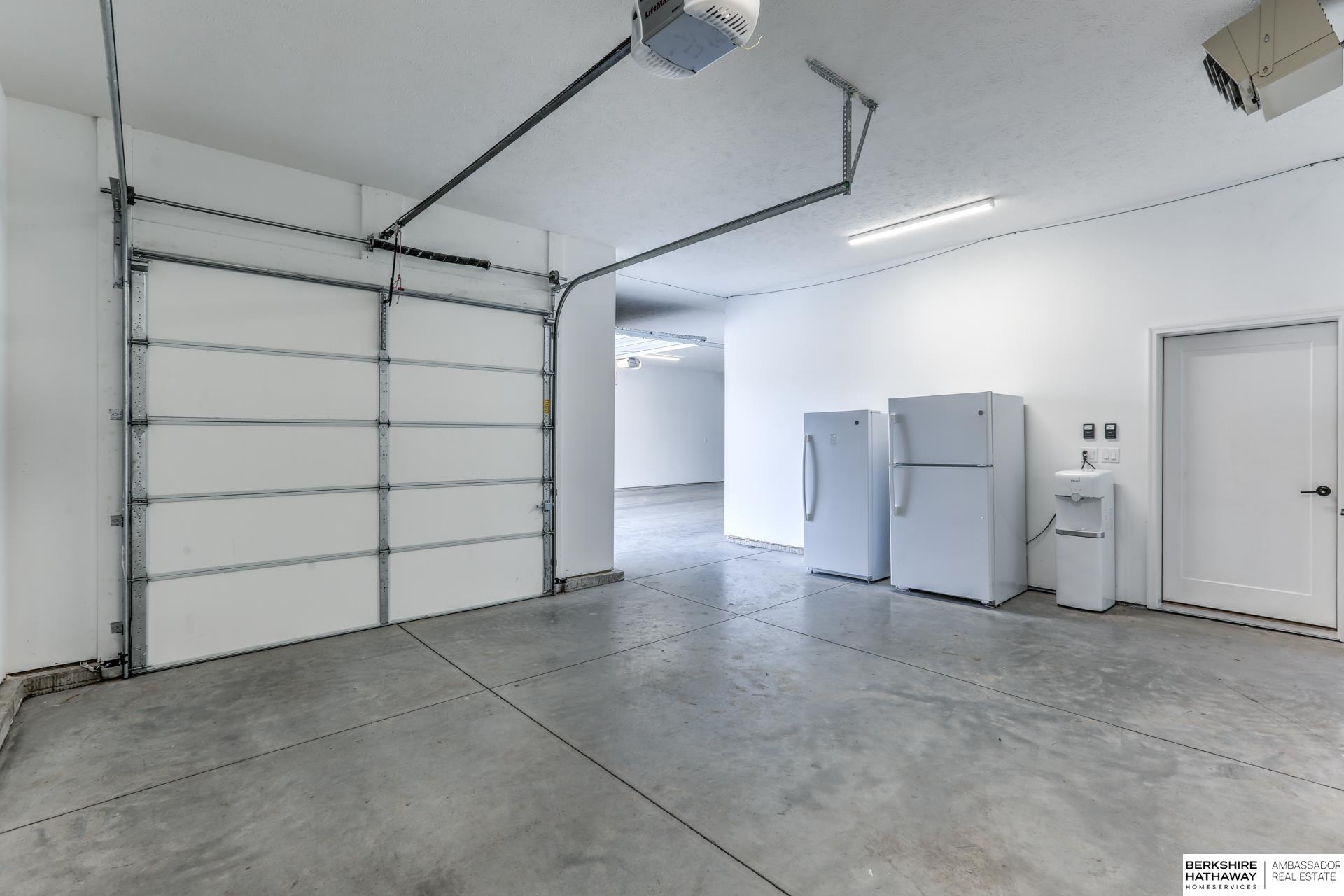 Valley, Nebraska 68064, United States, 3 Bedrooms Bedrooms, ,2 BathroomsBathrooms,Residential,Active,246555