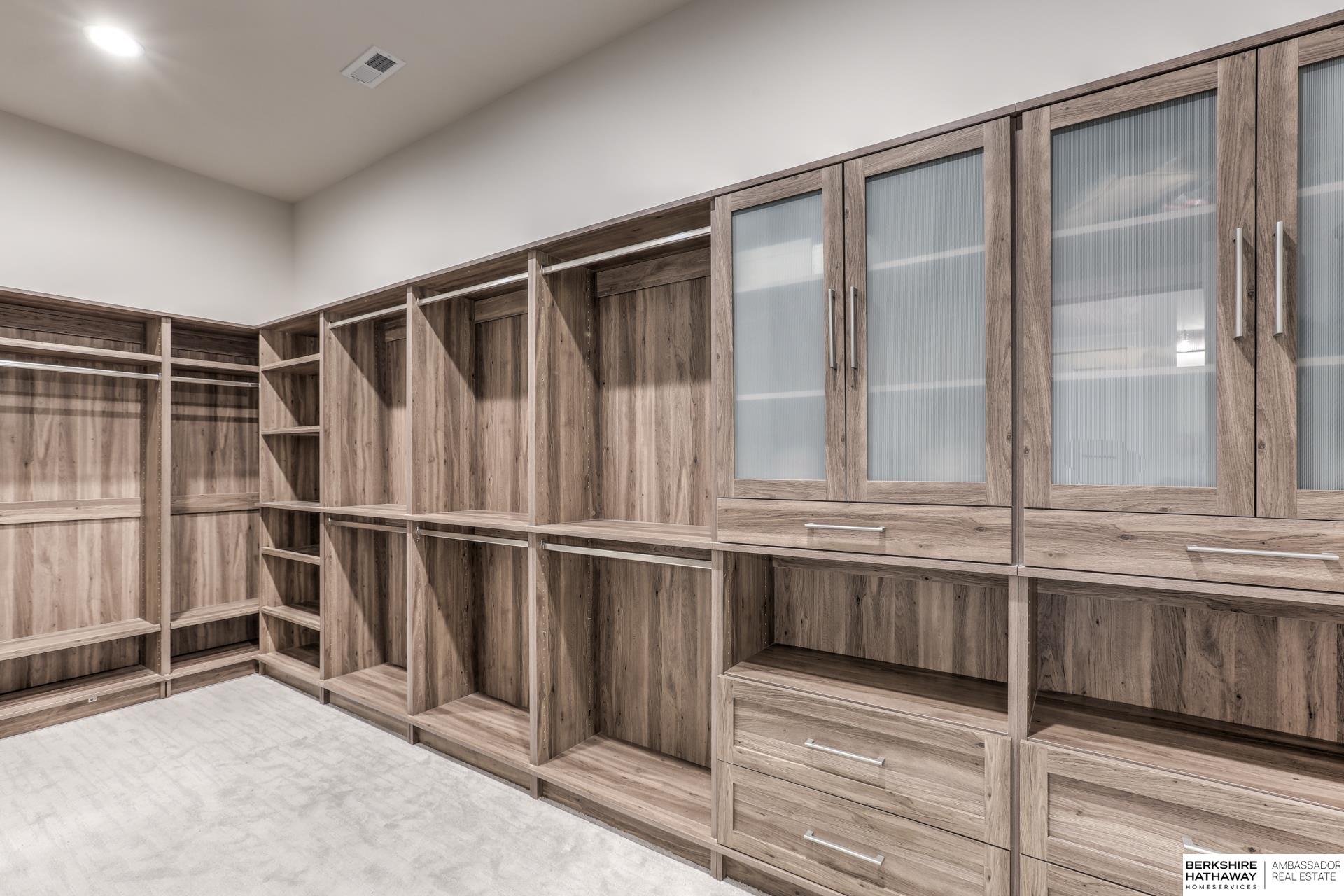 Valley, Nebraska 68064, United States, 3 Bedrooms Bedrooms, ,2 BathroomsBathrooms,Residential,Active,246555