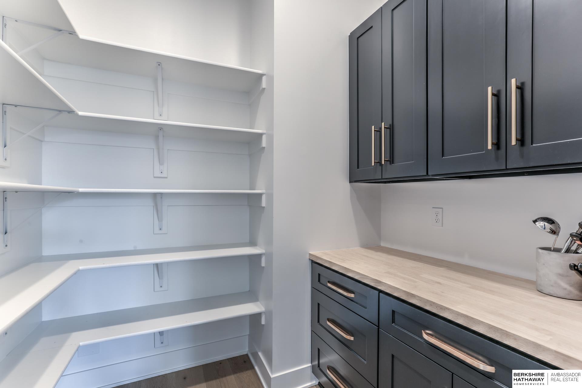 Valley, Nebraska 68064, United States, 3 Bedrooms Bedrooms, ,2 BathroomsBathrooms,Residential,Active,246555