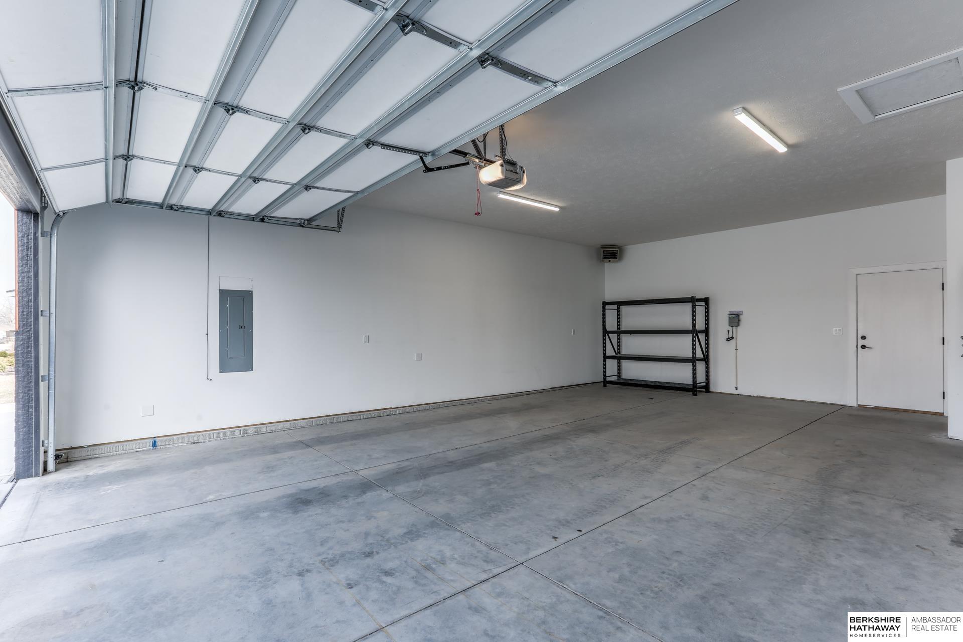 Valley, Nebraska 68064, United States, 3 Bedrooms Bedrooms, ,2 BathroomsBathrooms,Residential,Active,246555