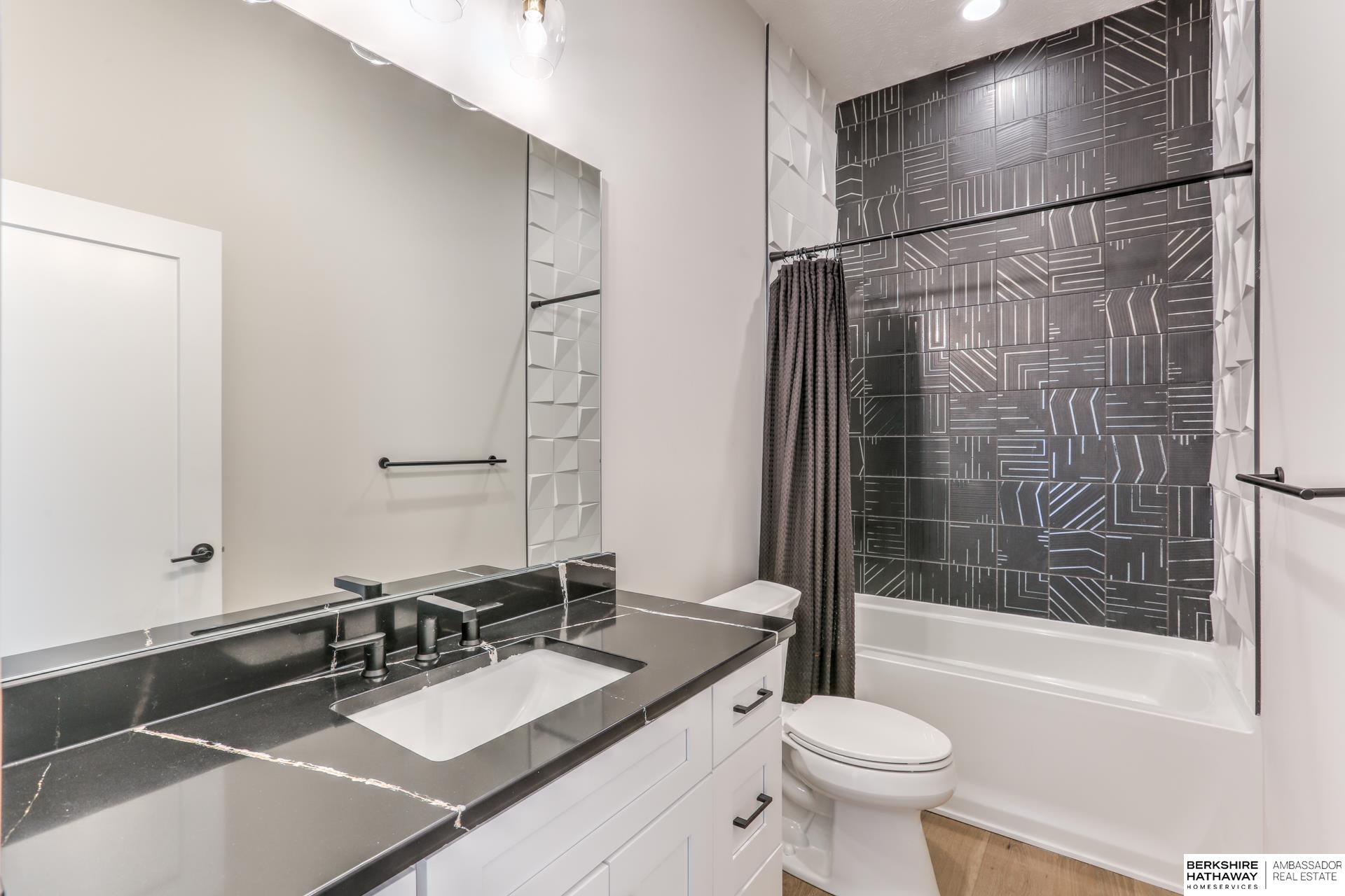 Valley, Nebraska 68064, United States, 3 Bedrooms Bedrooms, ,2 BathroomsBathrooms,Residential,Active,246555