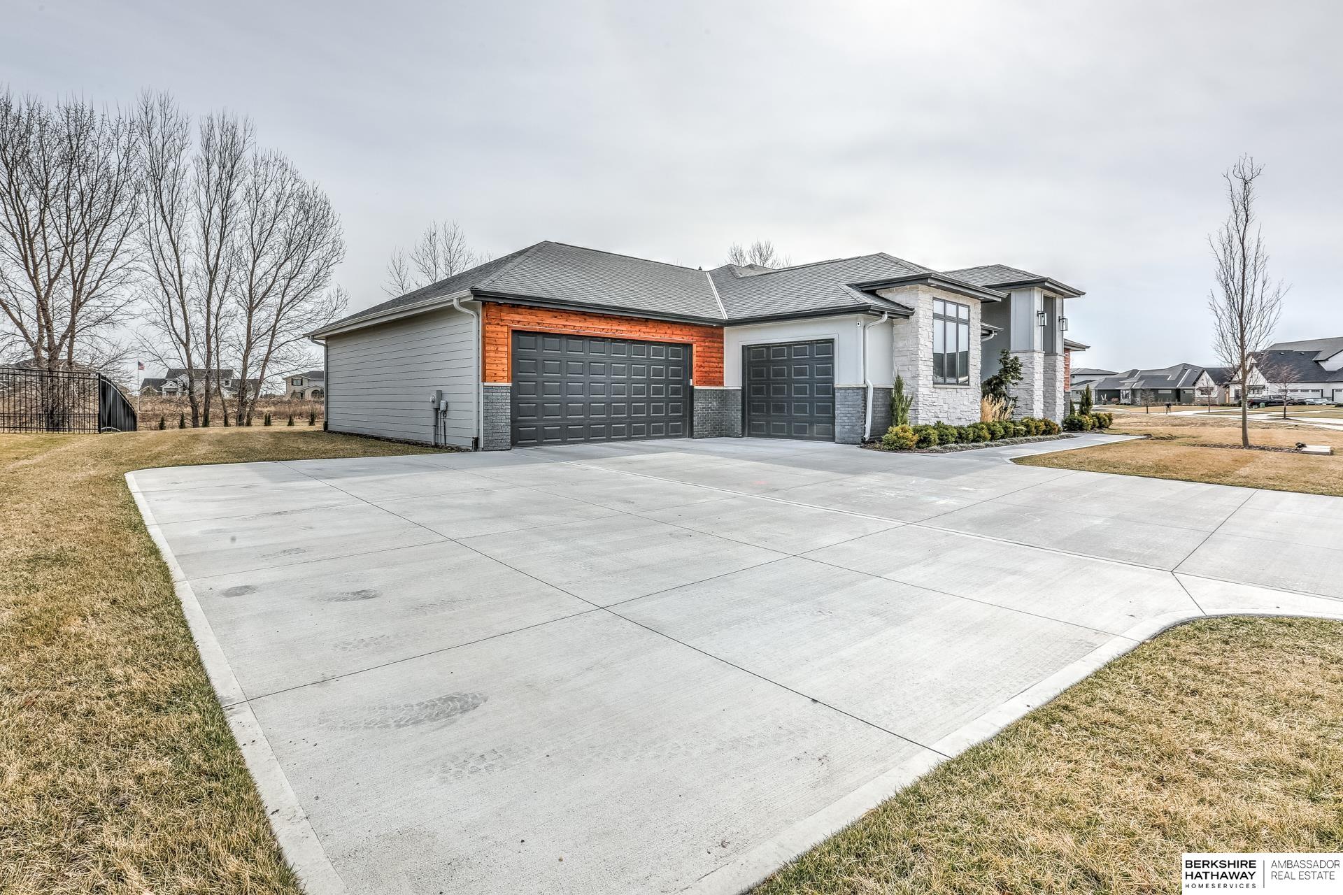 Valley, Nebraska 68064, United States, 3 Bedrooms Bedrooms, ,2 BathroomsBathrooms,Residential,Active,246555