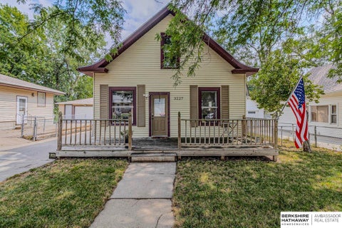 Photo of 3227 Doane Street, Lincoln, NE 68503 (MLS # 22621119)