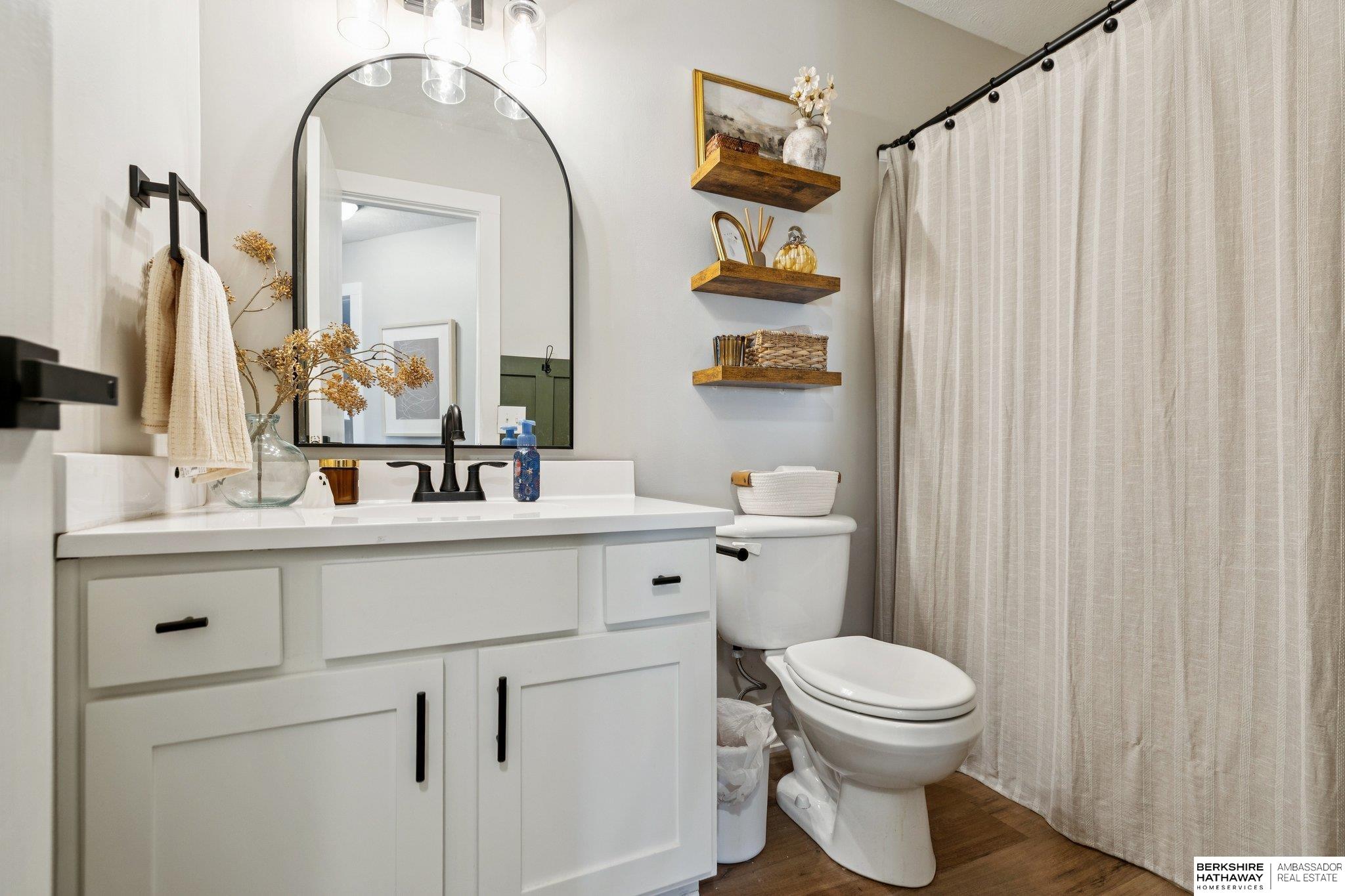 Omaha, Nebraska 68116, United States, 3 Bedrooms Bedrooms, ,2 BathroomsBathrooms,Residential,Active,230463