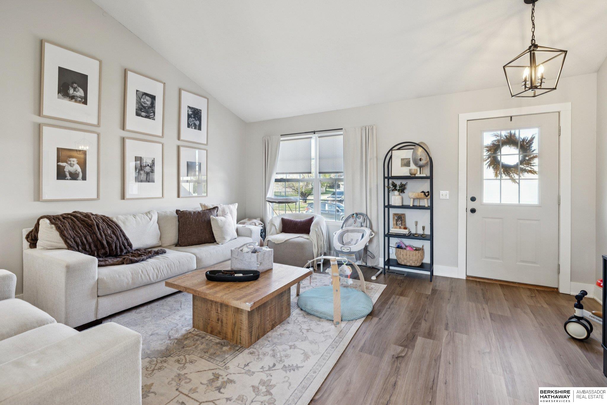 Omaha, Nebraska 68116, United States, 3 Bedrooms Bedrooms, ,2 BathroomsBathrooms,Residential,Active,230463