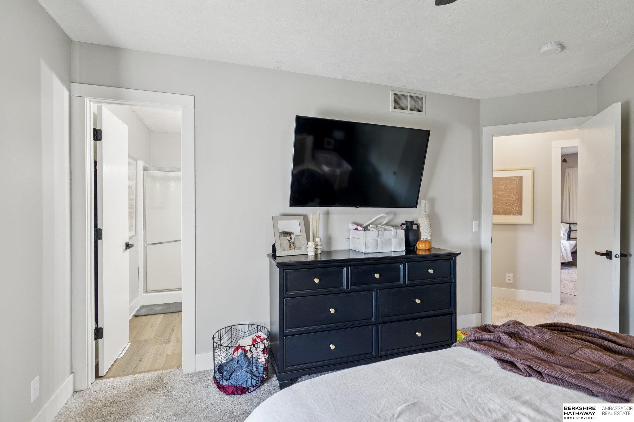 Omaha, Nebraska 68116, United States, 3 Bedrooms Bedrooms, ,2 BathroomsBathrooms,Residential,Active,230463