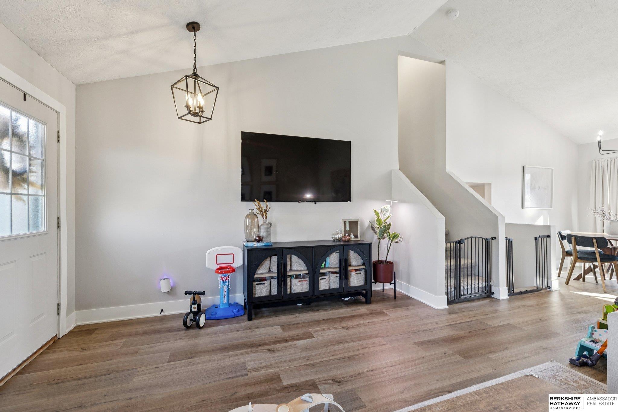 Omaha, Nebraska 68116, United States, 3 Bedrooms Bedrooms, ,2 BathroomsBathrooms,Residential,Active,230463