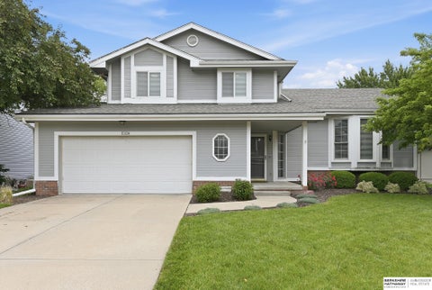 Photo of 15124 Birch Street, Omaha, NE 68116 (MLS # 22620656)