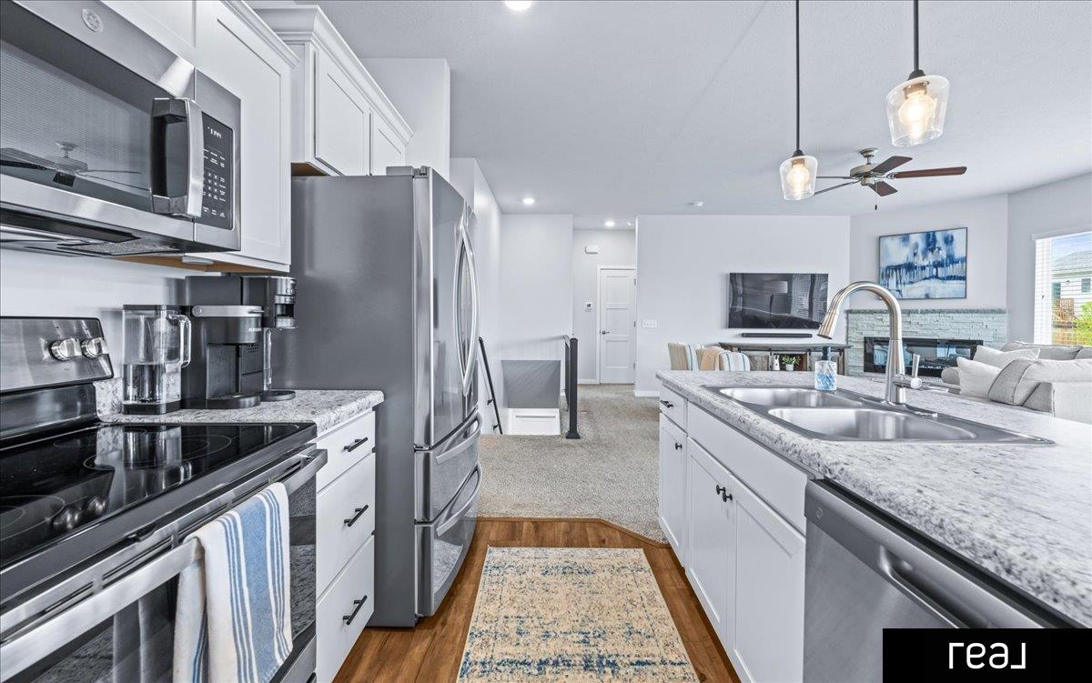 Elkhorn, Nebraska 68022, United States, 3 Bedrooms Bedrooms, ,2 BathroomsBathrooms,Residential,Pending,120560