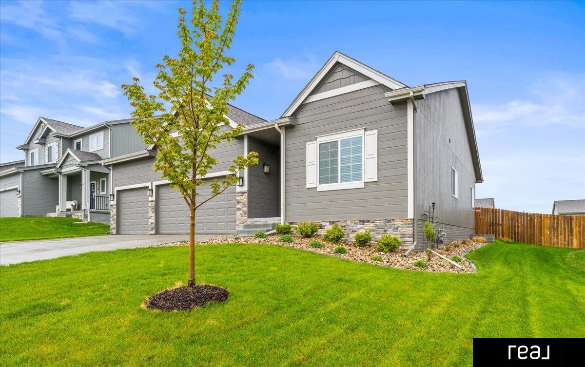 Elkhorn, Nebraska 68022, United States, 3 Bedrooms Bedrooms, ,2 BathroomsBathrooms,Residential,Pending,120560