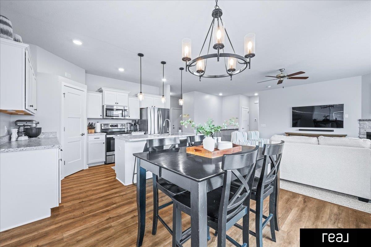 Elkhorn, Nebraska 68022, United States, 3 Bedrooms Bedrooms, ,2 BathroomsBathrooms,Residential,Pending,120560