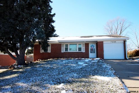 Photo of 7220 Blue Ridge Drive, Bellevue, NE 68147 (MLS # 22534960)