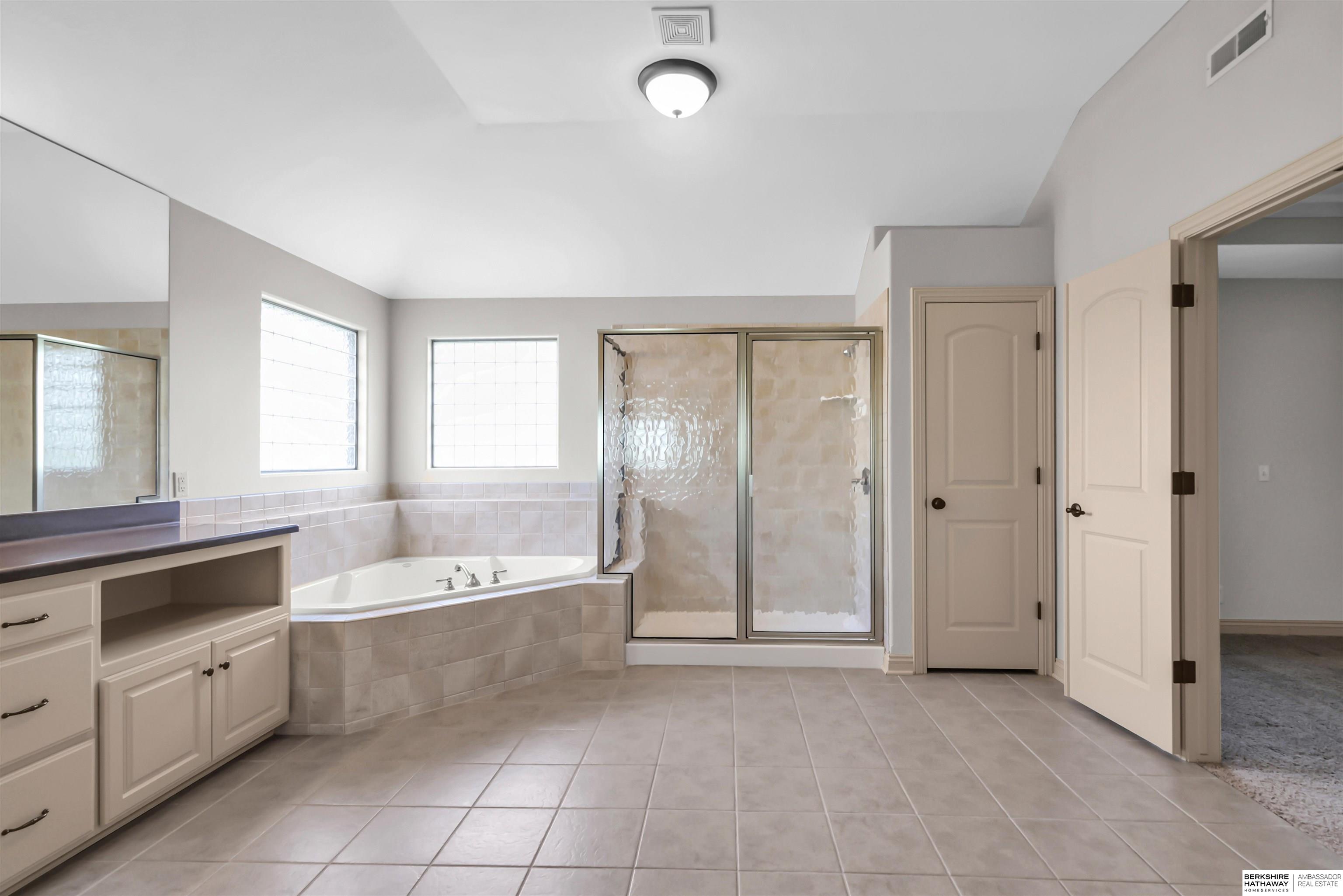 La Vista, Nebraska 68128, United States, 5 Bedrooms Bedrooms, ,4 BathroomsBathrooms,Residential,Active,152288